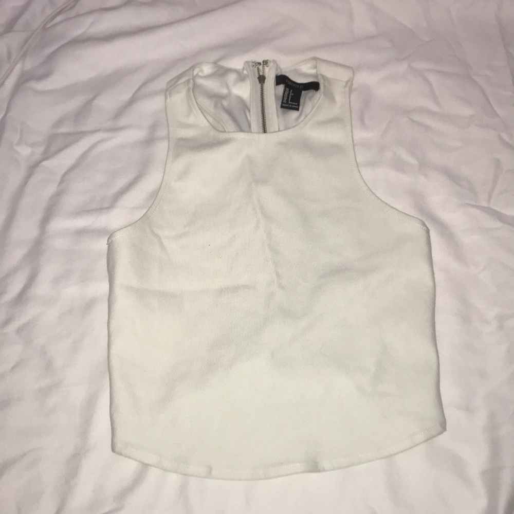 Cropped tank, with back cutouts